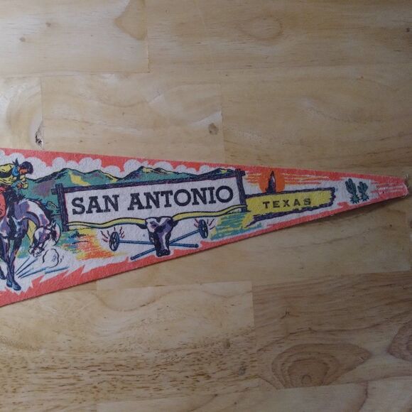 Vintage San Antonio Texas State Pennant Flag Felt Neon Mini - Picture 2 of 5